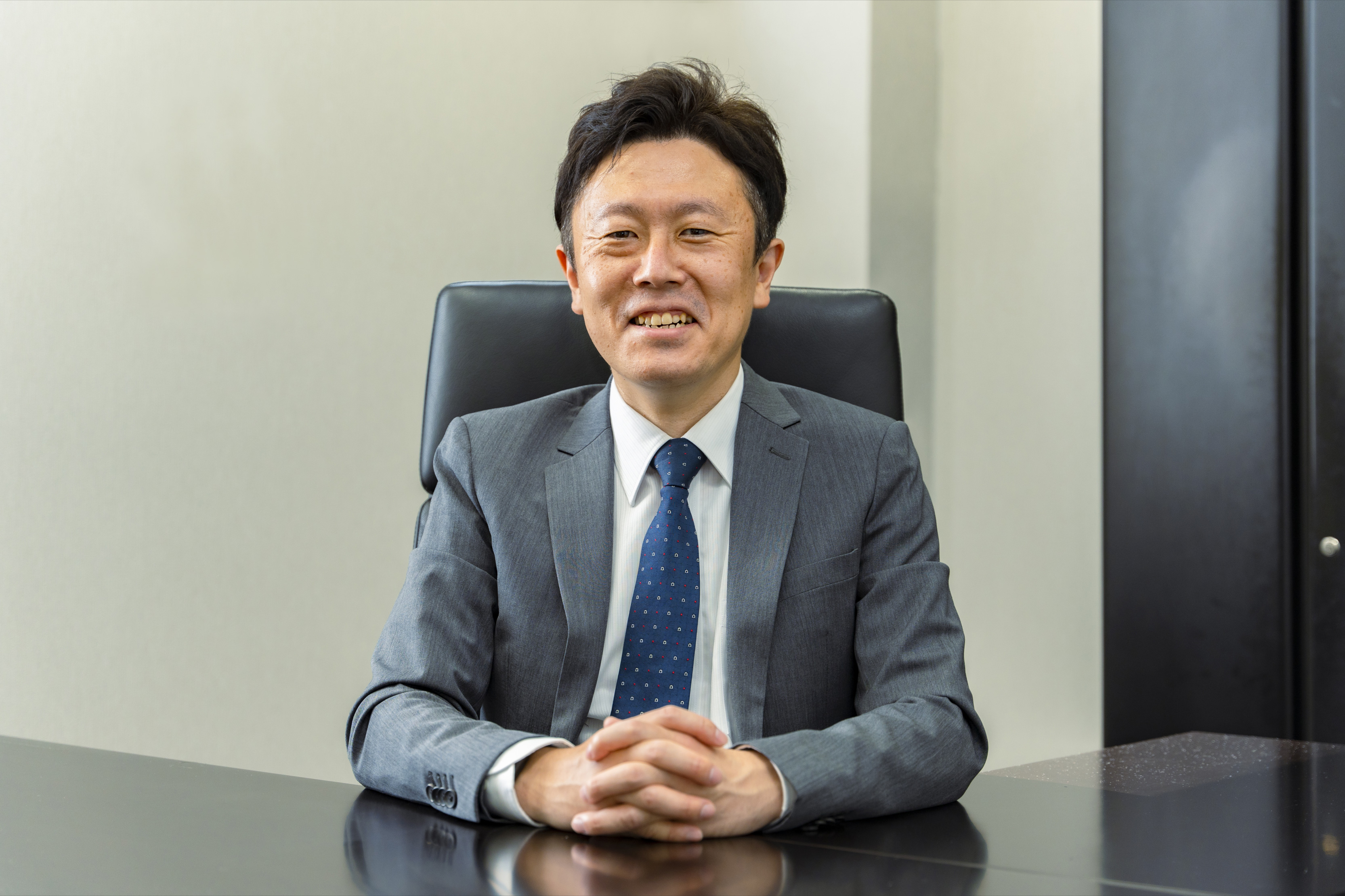 <span id="hs_cos_wrapper_name" class="hs_cos_wrapper hs_cos_wrapper_meta_field hs_cos_wrapper_type_text" style="" data-hs-cos-general-type="meta_field" data-hs-cos-type="text" >人を育てることが、組織の成果になる。──幌清が挑む“越境の仕組み”</span>